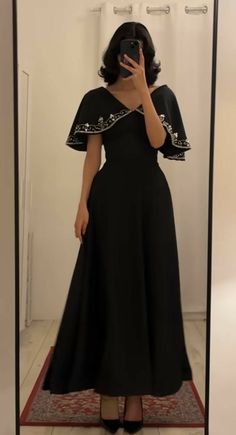 Cold Weather Formal Dress, Winter Event Dress, Dress Shoulder Designs, Modest Outfits For Party, Elegant Soiree Dress, Victorian Princess Aesthetic, Rehearsal Dinner Bridesmaid Outfit, Party Wear Dress Illustration, Aym Studio Dress