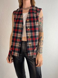 "- Vintage handmade plaid vest - Feels like 100% wool - No tags - Medium  Chest: 19\" Length: 23.5\"" Retro Wool Sleeveless Vest, Classic Plaid Sleeveless Vest, Plaid Wool Vest, Fitted Sleeveless Plaid Vest, Plaid Shirt Outfit, Red Buffalo Plaid Vest, Plaid Shirt Outfits, Plaid Vest, Wool Vest