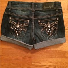 Nwt Sound Girl Jean Shorts With Riveting, Rhinestone, Bead And Needle Point Detail. Great With Cowgirl Boots And Tank To Your Favorite Concert Or Event. Size 5 L 12 In Grungy Clothes, Y2k Shopping, Cowgirl Shorts, Y2k Stuff, Thrift Manifestation, Rhinestone Shorts, Y2k Fits, Cycling Clothes, 2000s Clothes