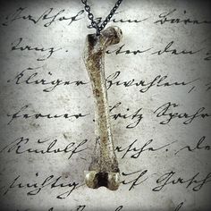 Mink Femur Resin Cast Animal Bone Necklace, Animal Bone Jewelry Skeleton Spooky Gift Goth Alt Fashion Anatomy Jewelry, Mens Skull Jewelry, Animal Bone Jewelry, Bird Skull Jewelry, Femur Bone, Bird Skull Necklace, Raven Skull Necklace, Pagan Necklace, Dark Jewelry