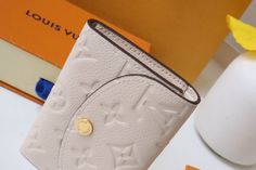 Small and exquisite but extremely practical, this colorful envelope coin purse is the perfect companion for the modern woman’s urban life. Its compact size fits easily in a bag or even a pocket. Size: 11×8×2.5cm Elegant Rectangular Wallet As Fashion Accessory, Elegant Rectangular Fashion Wallet, Designer Rectangular Coin Purse For Daily Use, Designer Wallet With Removable Pouch For Travel, Designer Travel Wallet Pouch, Designer Travel Wallets In Pouch Shape, Designer Travel Pouch Wallets, Modern Envelope Bag With Card Slots, Elegant Bags With Card Slots