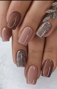 Beige Nails Design, Manicure Nail Designs, Fall Gel Nails, Fancy Nails Designs, Beige Nails, Short Square Nails, Cute Gel Nails, Thanksgiving Nails, Short Acrylic Nails Designs