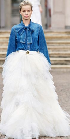 Italian Fashion Designers, Casual Chic, Tulle Skirt, Blue Jeans, High Waisted Skirt, Victorian Dress, Cool Outfits, Blue And White, Dress Es