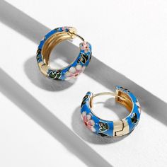 Gold Hoop Earrings With Floral Pattern On A Blue Background. In Original Packaging. Retro Accessories, Retro Mode, Enamel Flower, Enamel Earrings, Lovely Earrings, Huggie Hoop Earrings, Small Earrings, Hoop Earrings Small, Metal Earrings