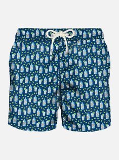 Man classic swim shortsGin all over print on blue backgroundQuick dryingMid-lengthLight net liningElasticated waistbandDrawstring fasteningFront and back pocketsCare instructions: Cold hand wash. Do not soak. Do not iron. Do not dry off in contact with other garments. Rinse after contact with chlorine or salt water Blue Shorts For Vacation Warm Weather, Nylon Swimwear With Pockets For Summer, Beachwear Blue Short Swim Trunks, Navy Shorts For Poolside, Blue Swim Trunks For Poolside Summer, Blue Summer Bottoms For Vacation, Poolside Beachwear Shorts With Pockets, Nylon Swim Trunks With Pockets For Summer, Summer Nylon Swim Trunks With Pockets