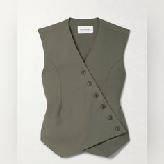 Maesa Asymmetric Woven Vest Army Green The Frankie Shop Is The Source For Cool, Unfussy Wardrobe Staples That You'll Want To Wear For Years To Come. This Woven 'Maesa' Vest Is Tailored For A Slightly Loose Fit And Has An Asymmetric Front And Flattering Darting. The Satin Lining Ensures Smooth Layering. Fits True To Size, Take Your Normal Size Designed For A Slightly Loose Fit Mid-Weight, Slightly Stretchy Fabric Model Is 177cm/ 5'10" And Is Wearing A Size Small Army-Green Polyester-Blend Button The Frankie Shop, Frankie Shop, Looks Chic, Mode Inspo, Mode Inspiration, Western Outfits, Outfits Casuales, Style Board, Kendall Jenner