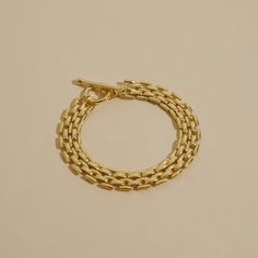 Poppy Chain Bracelet | Double-Sided - Bonito Jewelry Everyday Brass Gold-tone Bracelet, Everyday Gold-tone Brass Bracelet, Timeless Gold Brass Bracelets, Gold-tone Metal Chain Bracelet With Bracelet Strap, Gold-tone Chain Metal Bracelets, Gold-tone Metal Chain Bracelet With Strap, Timeless Chain Link Bracelet, Modern Brass Chain Bracelet With Jubilee Detail, Modern Brass Chain Bracelet With Jubilee Style