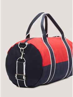 Tommy Hilfiger boys' and girls' bag.  Material: 100% Cotton. Casual Satchel Travel Bag For School, Casual School Satchel Travel Bag, Preppy Bags For Daily Use With Zipper Closure, Preppy Bags With Zipper Closure For Daily Use, Sporty School Bag With Large Capacity, School Duffle Shoulder Bag With Zipper Closure, School Duffle Bag Satchel With Zipper Closure, School Satchel Duffle Bag With Zipper Closure, Sporty Satchel Shoulder Bag For School