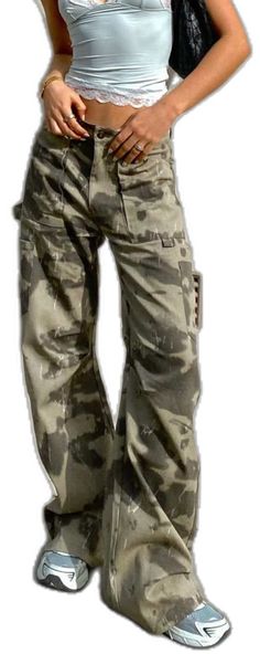 Camouflage Wide Leg Cargo Pants, Baggy Wide Leg Military Pants, Utility Wide Leg Camouflage Pants, Military Style Khaki Wide Leg Bottoms, Military Style Wide Leg Khaki Bottoms, Military Style Wide Leg Relaxed Bottoms, Military Style Wide Leg Bottoms With Relaxed Fit, Casual Camouflage Wide Leg Pants, Camouflage Wide Leg Pants With Pockets