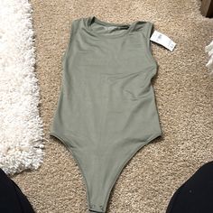 Brand New Size Xs Green Fitted Sleeveless Bodysuit, Fitted Sleeveless Green Bodysuit, Casual Green Stretch Bodysuit, Fitted Bodysuit For Spring Loungewear, Fitted Spring Bodysuit For Loungewear, Green Sleeveless Bodysuit For Loungewear, Fitted Green Bodysuit For Summer, Casual Fitted One-piece Bodysuit, Green Stretch Bodysuit For Spring