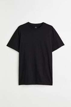 Regular-fit T-shirt in soft cotton jersey. Ribbed crew neck and a straight-cut hem. Basic Streetwear T-shirt With Ribbed Neckline, Basic Tops With Ribbed Neckline For Streetwear, Classic T-shirt With Ribbed Neckline For Summer, Casual T-shirt With Ribbed Neckline For Streetwear, Classic Plain T-shirt With Relaxed Fit, Casual Jersey Shirt With Crew Neck, Cotton T-shirt With Ribbed Crew Neck, Classic Relaxed Fit Plain T-shirt, Casual Crew Neck Jersey Shirt