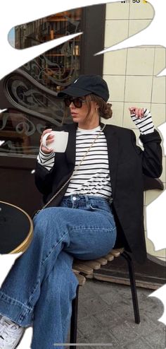 Women Casual Chic Outfit, Blazer And Hat Outfits For Women, Fall Outfits 2024 Office, Full Jeans Outfit Street Styles, Barcelona February Outfit, Madrid Street Style 2024, Office Outfits Women Colorful, Doc Oxfords Outfit, Total Look Jean