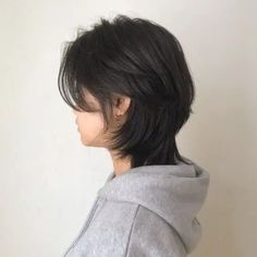 Korean Wolf Cut: 25 Styles to Elevate Your Hair Game Cut Hair Short, Japanese Haircut, Short Hair Tomboy, Korean Short Hair, Asian Short Hair, Hair Inspiration Short, Wolf Cut, Shot Hair Styles, Haircuts Straight Hair