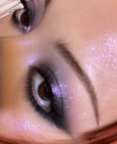 Disco Prom Makeup, Ethereal Eyeshadow Looks, Hooded Upturned Eye Makeup, Jewel Tone Eyeshadow, Cute Purple Eyeshadow Looks, Raven Makeup Look, Fancy Eye Makeup Looks, Purple Halloween Eye Makeup, Edgy Eyeshadow Looks