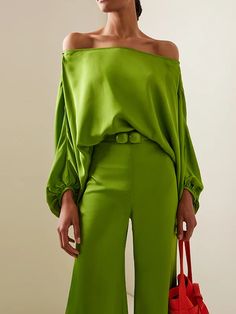 Chic Green Off-shoulder Blouse, Green Off-shoulder Party Top, Chic Green Off-shoulder Top, Green One-shoulder Top For Party, Green One-shoulder Blouse, Green One-shoulder Blouse For Spring, One-shoulder Green Blouse For Spring, Green Off-shoulder Blouse, Green One-shoulder Summer Blouse