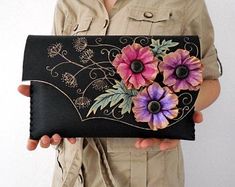 Wedding bagFloral bagColorful bagSummer purseEthnic Floral | Etsy Big Clutch, Painted Clutches, Summer Clutch, Artist Bag, Boho Clutch, Flower Purses, Summer Purses, Floral Clutches, Painted Bags