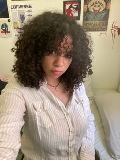 Bangs On 3b Curly Hair, Naturally Curly Bangs Hairstyles, 3b Short Curly Hair Bangs, Curly Haircuts Medium With Bangs, Curly Hairstyles With Bangs And Layers, Naturally Curly Hair Bangs, 3b Short Curly Hair Round Face, Curly Cuts With Layers And Bangs, Curly Hair Cuts Mixed Girl