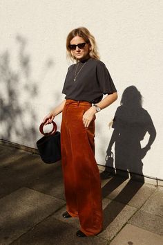 Corduroy Outfits, Orange Outfits, Vintage Outfits 90s, Smart Casual Style, Outfit 90s, 1990's Fashion, Mode Inspo