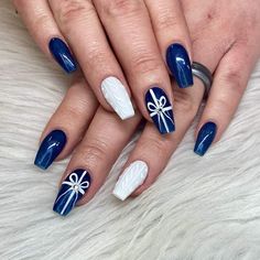 #christmasnails #christmasbownails #sweaternails #bluenails #coffinnails Navy Blue Christmas Nails Winter, Midnight Blue Christmas Nails, Navy Blue Holiday Nails, Navy Blue Christmas Nails, Dark Blue Christmas Nails, Blue Christmas Nails Winter, Nail Art Navy, Blue Christmas Nail Designs, Blue Holiday Nails