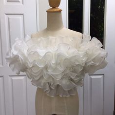 "Claire white off the shoulder ruffle top -If you need this item sooner please send me a message -Made to order -Please check my sizes chart before ordering -If doesn't fit in my size chart please measure your bust and waist -Zipper closure on the back side -Organza fabric -Color:more than 20 colors SGinstar Size Guide UK4/US0/EU32/AU4 Bust 31\"(78cm.) Waist24\"(60cm.) Hips33\"(83.5cm.) UK6/US2/EU34/AU6 Bust32\"(80.5cm.) Waist25\"(63cm.) Hips34\"(86cm.) UK8/US4/EU36/AU8 Bust33\"(83cm.) Waist26\" Bridal Separates Tops, Quirky Outfits, Dress Bridesmaids, White Off The Shoulder, Bridal Separates, Fashion Sketch, Bridesmaids Dress, White Off Shoulder, Easy Trendy Outfits