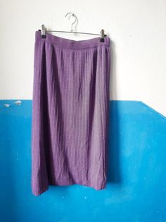 Unusual colour vintage skirt Work Jumpsuit, Chisinau Moldova, Womens Skirts, Vintage Rock, Mens Swimwear, Vintage Skirt, Vintage Shirts, Womens Skirt, Give It To Me