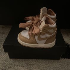 Toddler's Jordan 1 Retro High Og (Td) Praline/White-Sail (Fn6623 201) Brand New W/ Tag + Original Box Size: 2c Free Shipping + Final Sale + No Returns Custom Cream High-top Sneakers With Laces, Custom Cream Sneakers With Gum Sole, Custom Cream Sneakers With Gum Sole And Round Toe, Cream High-top Custom Sneakers With Laces, Cream Sneakers With Round Toe And Laces, Brown Lace-up Sneakers With Soft Sole, Cream Sneakers With White Laces And Round Toe, Cream Sneakers With White Laces, Casual Cream Sneakers With Soft Sole