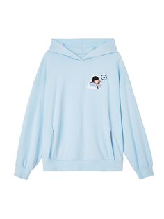 Faites du loungewear avec le sweat à capuche « Girl on Phone ». À première vue, ce sweat-shirt bleu clair a l'air doux, mais ce n'est pas à la hauteur de la sensation qu'il procure une fois enfilé. La nature confortable et douillette de cette pièce en fera un incontournable de votre collection athleisure. Associez-le au pantalon de survêtement découpé bleu bébé assorti pour compléter l'ensemble. 








 Détails:











 Sweat à capuche à manches longues en bleu bébé




 Épaule baissée




 Bordure et poignets côtelés




 Broderie graphique personnalisée sur la poitrine




 Poches fendues à la taille




 Coupe surdimensionnée

 À associer avec un pantalon de survêtement découpé bleu bébé 








 Matériaux & Entretien :



 83,6 % coton, 16,4 % polyester

 Lavage à la main | N Cozy Nature, Light Blue Sweatshirt, Light Blue Hoodie, Graphic Embroidery, Off-white Logo, Tweed Shorts, Matching Baby, Boyfriend Blazer, Blue Sweatshirt