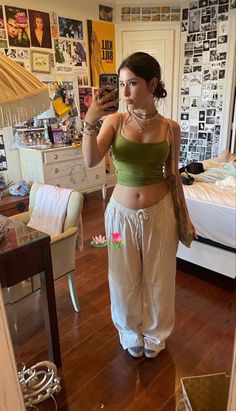 Outfit Ideas Green Top, Green Top Summer Outfits, Cozy Outfit Aesthetic Summer, How To Style Tank Tops Summer Outfits, Green Tank Top Outfit Aesthetic, Subtle Hippie Outfit, Outfit Ideas Summer 2024, Outfits For Arizona Vacation, Comfy Hippie Outfit