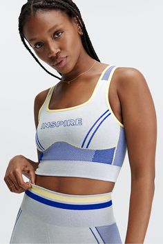 Inspire Seamless Panel Sports Bra Fabletics Soft Heather Grey Multi female Activewear >> Womens >> Sports Bras >> Low Impact Seamless regular Training Low compression bra in Seamless fabric. Stylish Bra, Tall Leggings, Burgundy Crop Top, Compression Bra, Bra Size Charts, Athleisure Casual, Workout Crop Top, Low Impact Workout, Sport Bra