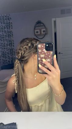 Cute Hairstyles With Dresses, Casual Hoco Hairstyles, Hair Styles Country, Hair Styles For The Fair, Showing Hairstyles Livestock, Country Braids Hairstyles, Pig Show Hairstyles, Cute Hairstyles For Showing Livestock, Cute Hairstyles For Country Concerts