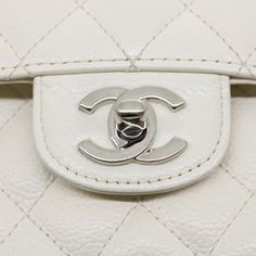 Brand: Chanel Model: Timeless Color: White Material: Leather Inclusions: / Dimensions: Width : 25cm x Height : 16cm x Depth : 7cm Shoulder Drop:24 - 42cm Serial number: NA Country of origin: Italy Condition: AB - good condition. Outside : The bag is slightly dirty and the corners are slightly rubbed. Inside : There are minor stains Chanel Model, Luxury Products, Hermes Bags, Chain Shoulder Bag, Classic Flap, White Material, Black Handbags, Prada Bag, New Bag