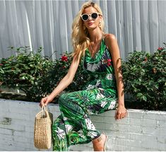 Brand Name:SIMPLEEMaterial:PolyesterType:JumpsuitsLength:Full LengthStyle:Prairie ChicFit Type:RegularPattern Type:PrintDecoration:RufflesModel Number:JU640Fabric Type:WovenGender:WomenItem Type:Jumpsuits & Rompers Green Tropical V-neck Jumpsuits And Rompers, Tropical Sleeveless Jumpsuits And Rompers For Beach, Tropical Sleeveless Beach Jumpsuits And Rompers, Sleeveless Tropical Jumpsuits For Beach, Green V-neck Jumpsuit For Beach Season, Green Sleeveless Jumpsuits And Rompers For Beach, Sleeveless Green Jumpsuits And Rompers For The Beach, Sleeveless Green Floral Print Jumpsuits And Rompers, Green One-piece Jumpsuits And Rompers For Summer