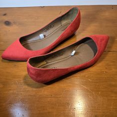 Nwot S43 Red Round Toe Flats For Fall, Red Almond Toe Flats For Fall, Red Synthetic Flats With Flat Heel, Red Synthetic Flats, Red Casual Synthetic Flats, Casual Red Synthetic Flats, Red Flats With Red Sole For Fall, Red Low Heel Flats For Summer, Red-soled Flats For Fall