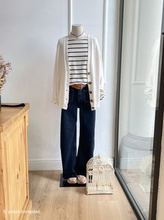 Passé Composé Barcelona | Shop online - Women's Clothing & Accessories Casual Trendy Outfits, Chic Work Outfit, Outfits Gorditas, Denim Street Style, Coastal Grandmother, Classic Style Outfits, Mum Fashion, Over 60 Fashion, Effortless Outfit