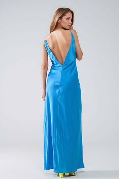 Length: Full length. Subcategory: Dress. Neck: V-neck neckline. Sleeves: Sleeveless style. Fit: Standard fit. Style: Party. Detail: Open back. Fabric: Satin . Zipper: Zip-back fastening. runs true to size. S. 95% Polyester 5% Elastane