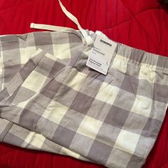 Ladies Sonoma Pajama Pants, Size L, Nwt Gray/White Plaid Straight Fit, Mid Rise 100% Cotton White Comfortable Sleepwear, White Relaxed Fit Bottoms For Pajama Party, White Sleepwear With Pockets For Sleepover, White Relaxed Fit Bottoms For Sleepover, White Relaxed Fit Pants For Pajama Party, Cozy White Pajama Shorts For Lounging, White Bottoms With Elastic Waistband For Bedtime, Relaxed Fit White Bottoms For Sleepover, Casual White Sleep Pants