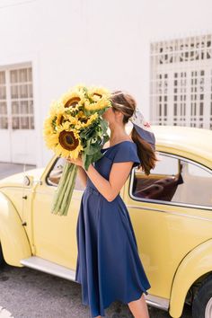 Vintage Summer Outfits, Gal Meets Glam Collection, Chica Cool, Look Rose, Gal Meets Glam, Trik Fotografi, Shooting Photo, Yellow Aesthetic, 인물 사진