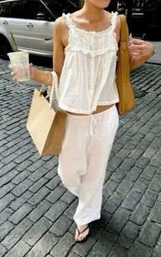 Italy Outfits Casual, Going On A Walk Aesthetic, Preppy Boho, Ibiza Style, Oufits Casual, Quoi Porter, Looks Style