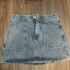 Zara Denim Mini Skirt Size Xs Nwot Pet Free/Smoke Free Home No Stains, Perfect Condition Zara Jean Skirt, Zara Denim Mini Skirt, Zara Mini Skirt, Mini Skirt Denim, Flower Print Skirt, Black Leather Mini Skirt, Zara Mini, Red Mini Skirt, Skirt Denim