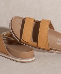 A classic sandal redesigned for better comfort and softer wear Man made Upper Insole . Rubbed heel with 1" platform. Bottom of the sole: 5.25" Delta Blues, Sandal Platform, Beauty Boutique, Loafer Mules, Shoes With Jeans, Wide Straps, Online Boutiques, Slide Sandals, Slip On Sandal