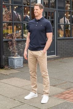 Chinos Men Outfit, Polo Outfit Men, Polo Shirt Outfit Men, Polo Shirt Outfits, Mens Smart Casual Outfits, Polo Outfit, Shirt Outfit Men, Herren Style