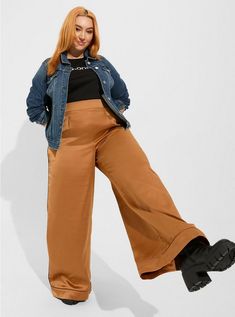 Wide Leg Pants Outfit Plus Size, Satin Pants Outfit, Plus Size Wide Leg Pants, Wide Leg Pants Plus Size, Wide Leg Pants Outfit, Plus Zise, Gender Fluid Fashion, Fancy Shirt, Orange Fits