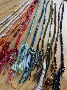 Fancy a little colour in your hair? 🌈😍 The handmade hair wraps transform your hairstyle into a unique boho-style look ☮️ Hippie Hair Wraps, Boho Hair Wrap, Boho Hair Accessories, Dread Wraps, Second Day Hairstyles, Hippie Hair, Hair Accessories Boho, Boho Hair, Hair Wraps