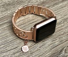 Adjustable Rose Gold Metal Watch Bands, Rose Gold Metal Apple Watch Band With Bracelet Strap, Rose Gold Stainless Steel Watch Bands For Gift, Rose Gold Stainless Steel Watch Band As Gift, Rose Gold Stainless Steel Watch Bracelet Strap, Rose Gold Watches With Bracelet Strap As Gift, Adjustable Rose Gold Bracelet Strap Apple Watch Band, Rose Gold Apple Watch, Apple Watch Bracelets