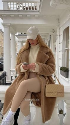 Tennessee Outfits, Modele Fitness, Getting Bored, Classy Winter Outfits, Winter Fashion Outfits Casual, Office Outfits Women, Elegante Casual, Athleisure Outfits, Winter Trends