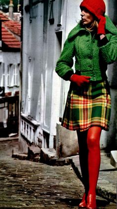 Film Clothes, 1972 Fashion, Vintage Winter Fashion, Mode Tartan, Mode Prints, Mode Pop, 70s Vintage Fashion