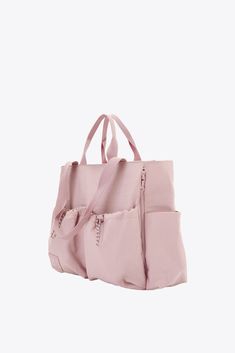 BÉIS 'The Convertible Mini Weekender' in Atlas Pink - Pink Small Weekend Bag & Travel Bag Pink Gym Essentials, Sport Tote Bag, Tennis Tote, Mini Gym, Pink Luggage, Gym Bag Essentials, Pink Tennis, Pink Gym, Tennis Bag