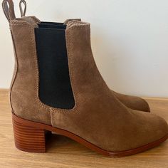 Suede Chelsea Boots Unworn Shoes Steve Madden, Suede Chelsea Boots, Chelsea Boot, Steve Madden Shoes, Chelsea Boots, Steve Madden, Bootie Boots, Black And Brown, Chelsea