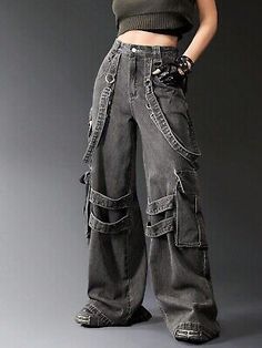 Pinterest Emo Cargo Pants Outfit, Grunge Female Outfit, Cute Dark Outfits, Cute Emo Clothes, Cool Pants Design, Dark Purple Fits, Gothic Punk Outfits, Summer Punk Outfits, Comfy Grunge Outfits