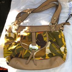 Reluc Brand Fliral Shoulder Bag , Like New, Clean In And Out, Canvas With Zip Top , Support On Bottom, 10”X14”, Straps 7”, And Bottom Is 4” Wide Relic Bags Handbags, Retro Shoulder Bag, Fossil Purse, Tan Shoulder Bag, Pink Shoulder Bag, Pocket Handbag, Grey Bag, Faux Leather Bag, Shoulder Strap Bag